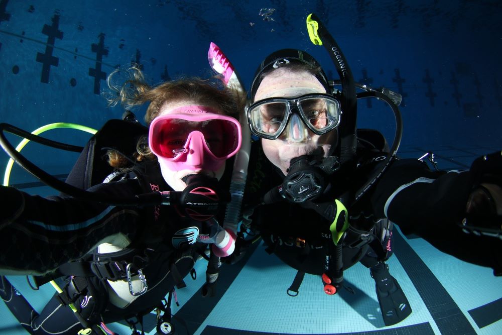 Young professionals enjoying a social weekend around Ann Arbor and local diving